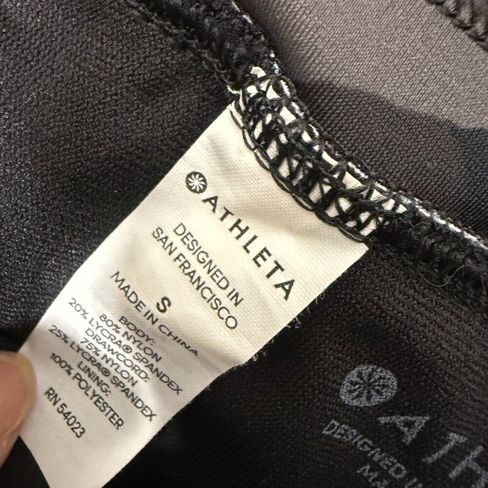 Athleta Camo Black Shorts Sz Small - Picture 2 of 7